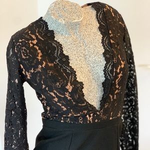 Lulu’s Bodycon Deep-V Lace Dress